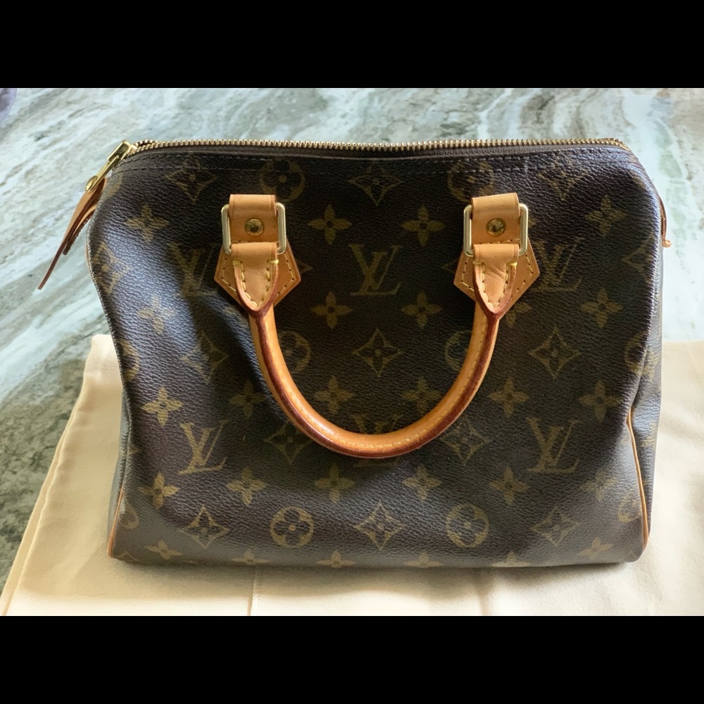 Authentic Louis Vuitton Speedy 30 Monogram purse